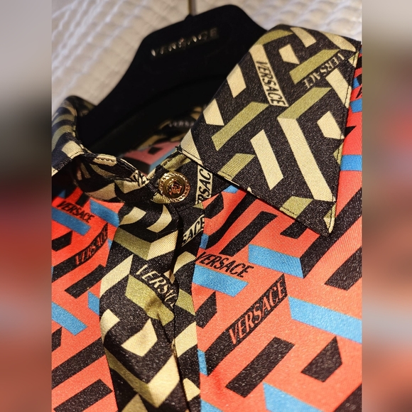 Silk.Versace blouse la greca - Picture 2 of 5